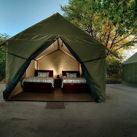 Motsebe Backpackers Hotel Maun Exterior photo