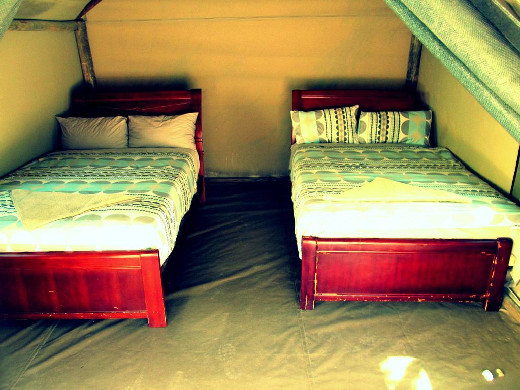 Motsebe Backpackers Hotel Maun Exterior photo