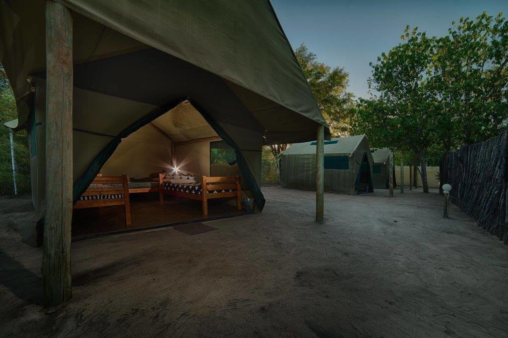 Motsebe Backpackers Hotel Maun Exterior photo