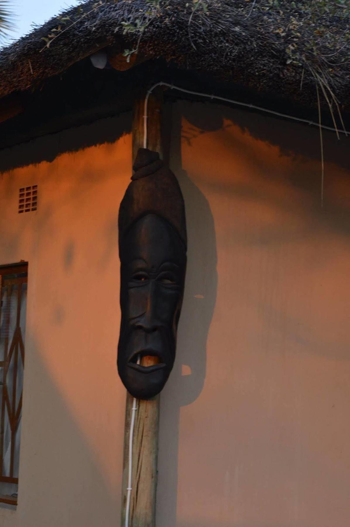 Motsebe Backpackers Hotel Maun Exterior photo